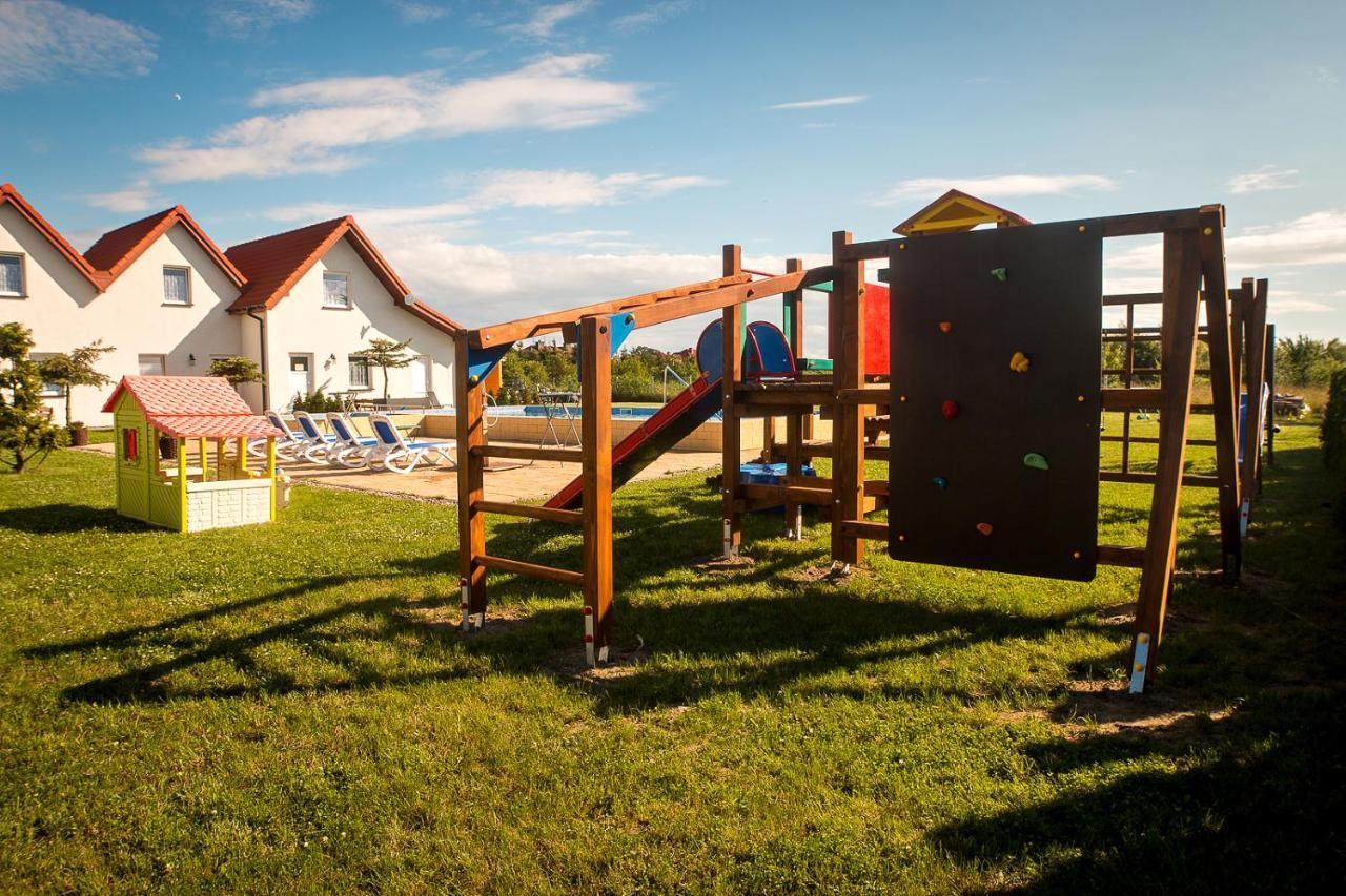 Aqua Fun Domki Z Basenem Ujście-Darłowskie Eksteriør billede