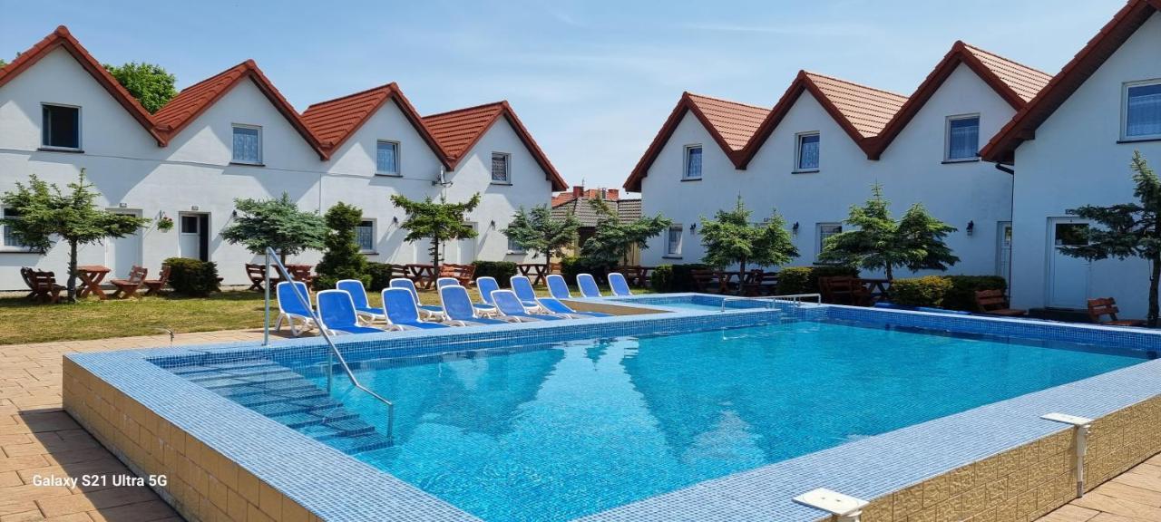 Aqua Fun Domki Z Basenem Ujście-Darłowskie Eksteriør billede