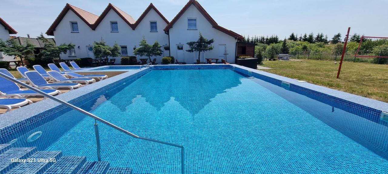 Aqua Fun Domki Z Basenem Ujście-Darłowskie Eksteriør billede